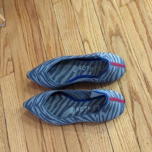 Worn only once Rothys